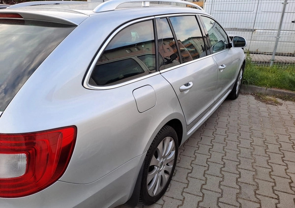 Skoda Superb cena 25000 przebieg: 311000, rok produkcji 2011 z Słubice małe 79